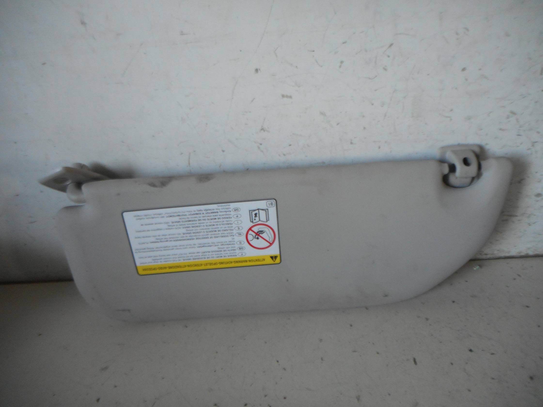 Aletta parasole parabrezza dx.